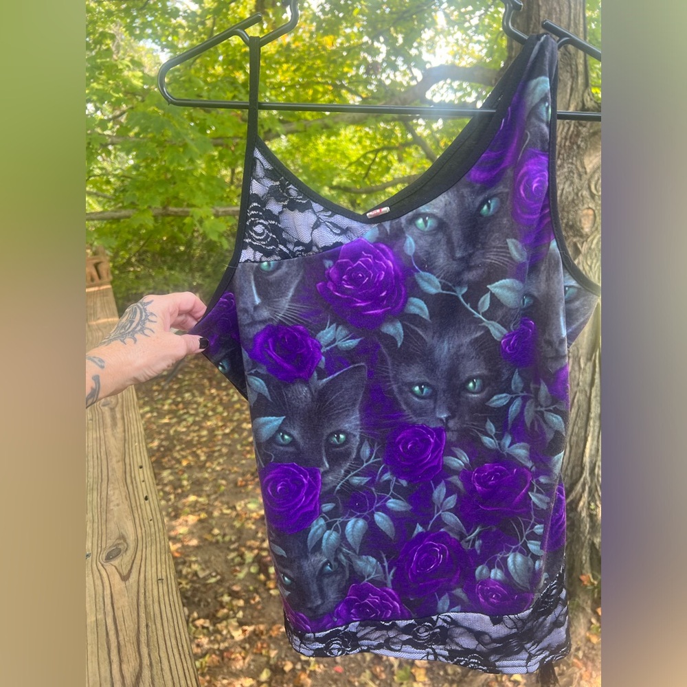 A-symmetric Tank top. Size XL. Black cats. Purple Flowers.